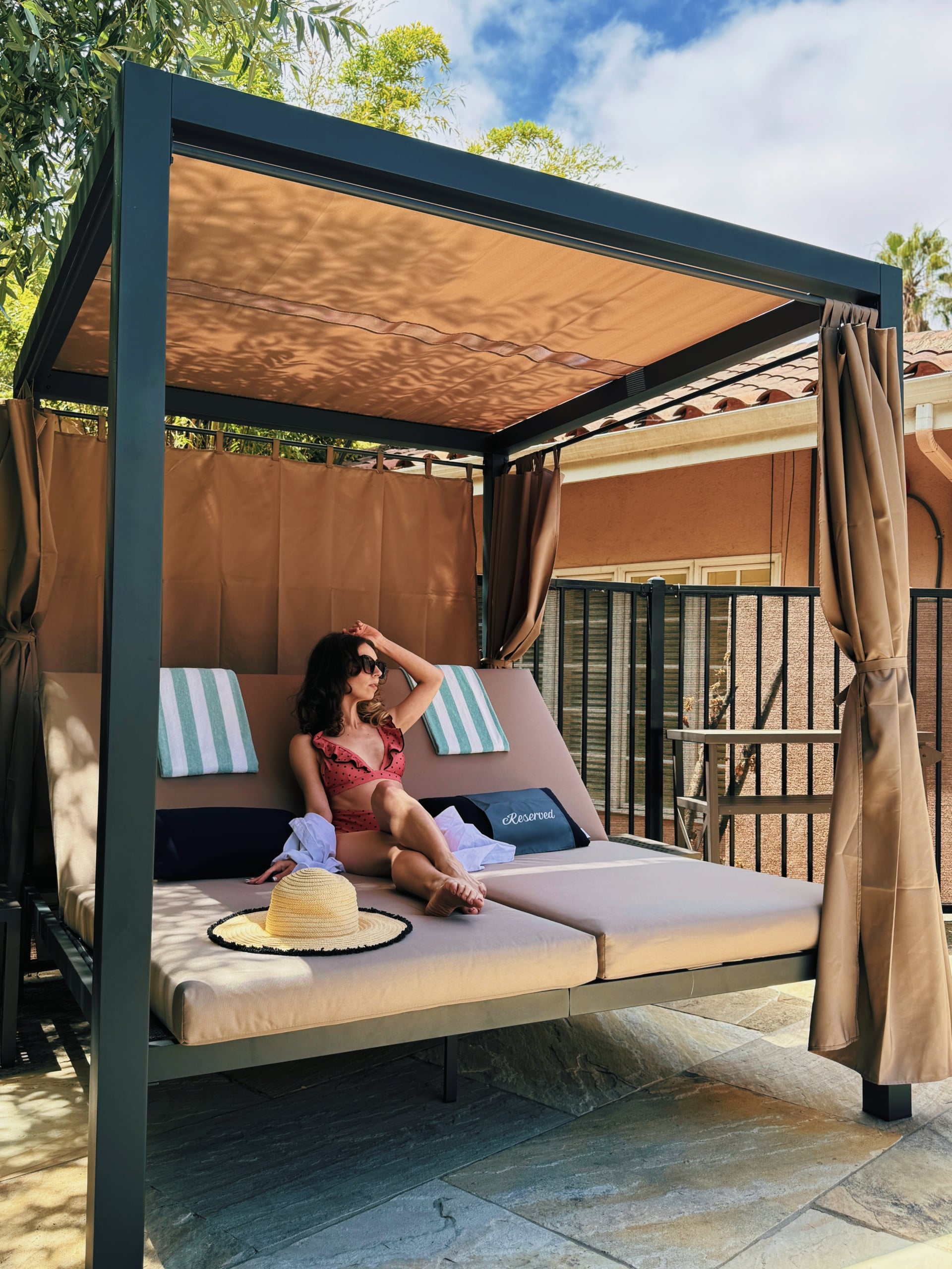 Daybed at fairmont sonoma mission inn & Spa