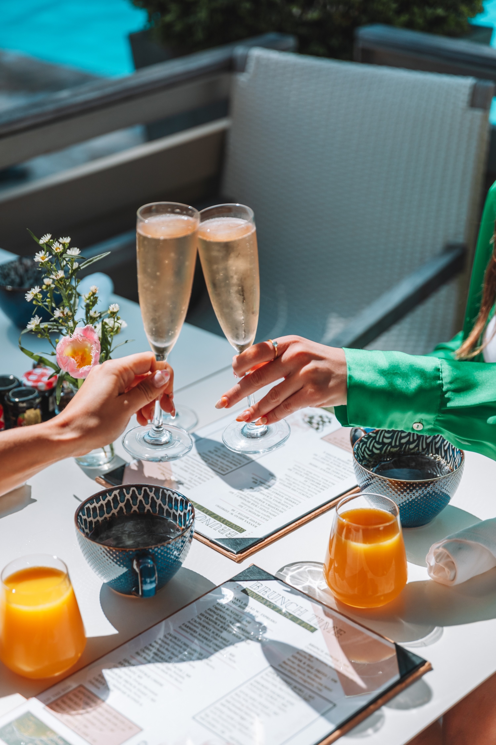 champagne cheers